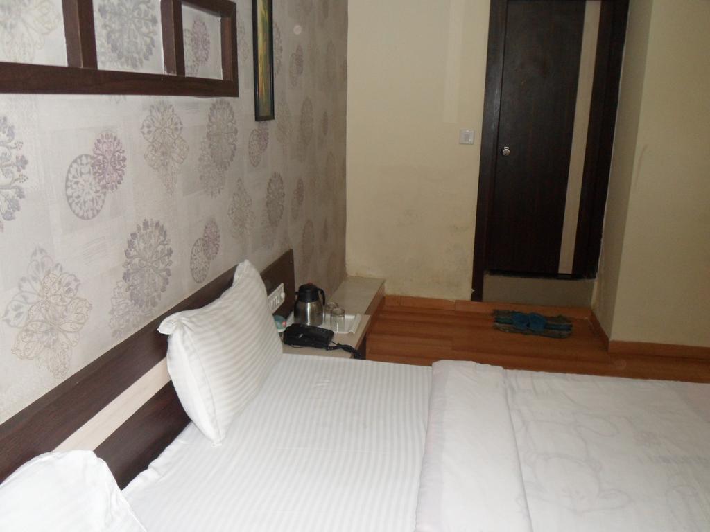 אחמדאבאד Hotel Avion Inn חדר תמונה