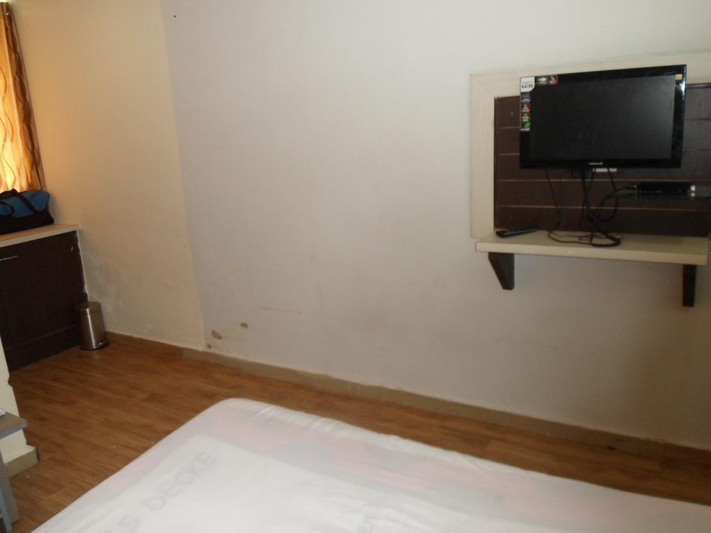 אחמדאבאד Hotel Avion Inn חדר תמונה