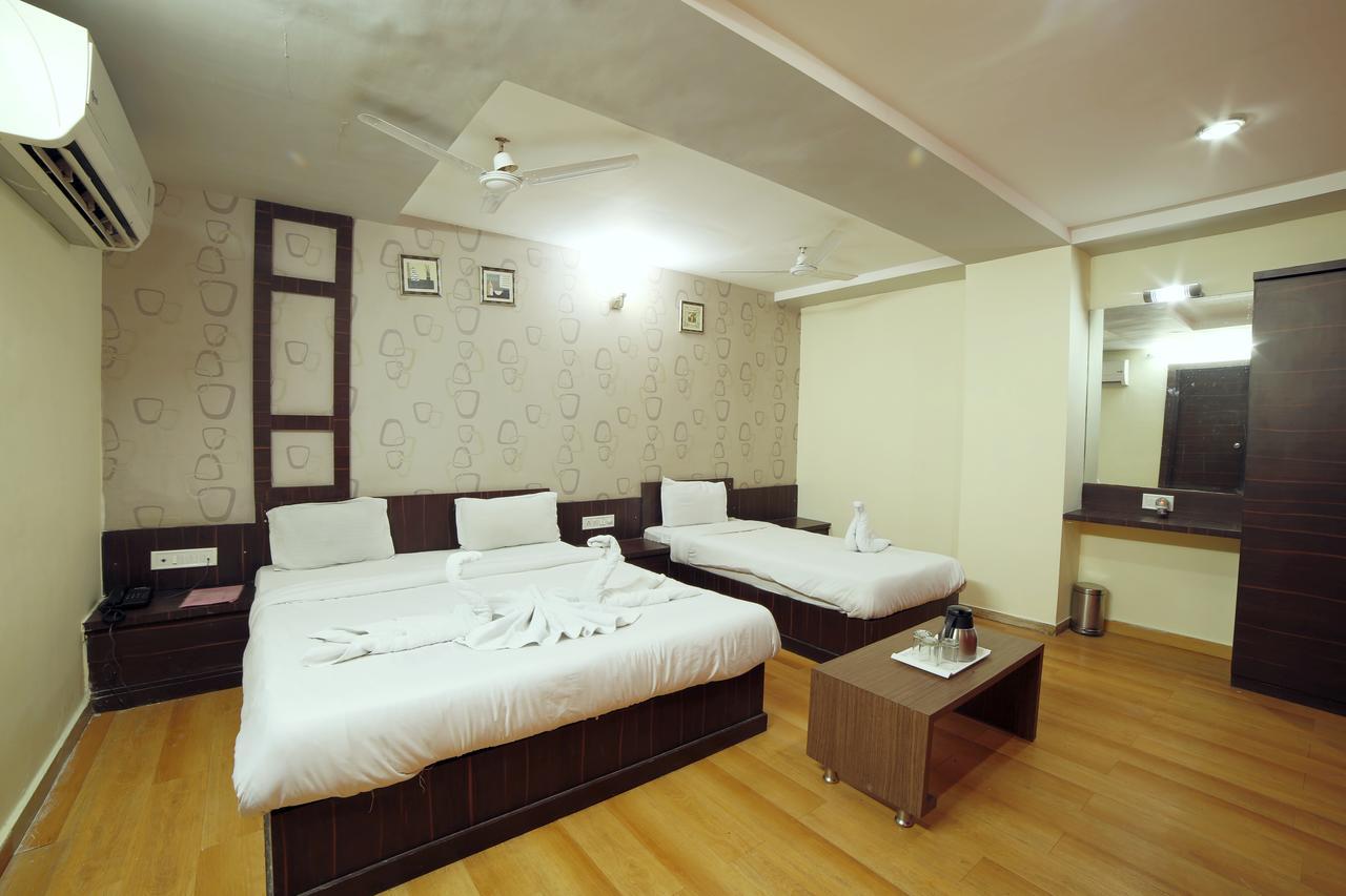 אחמדאבאד Hotel Avion Inn מראה חיצוני תמונה